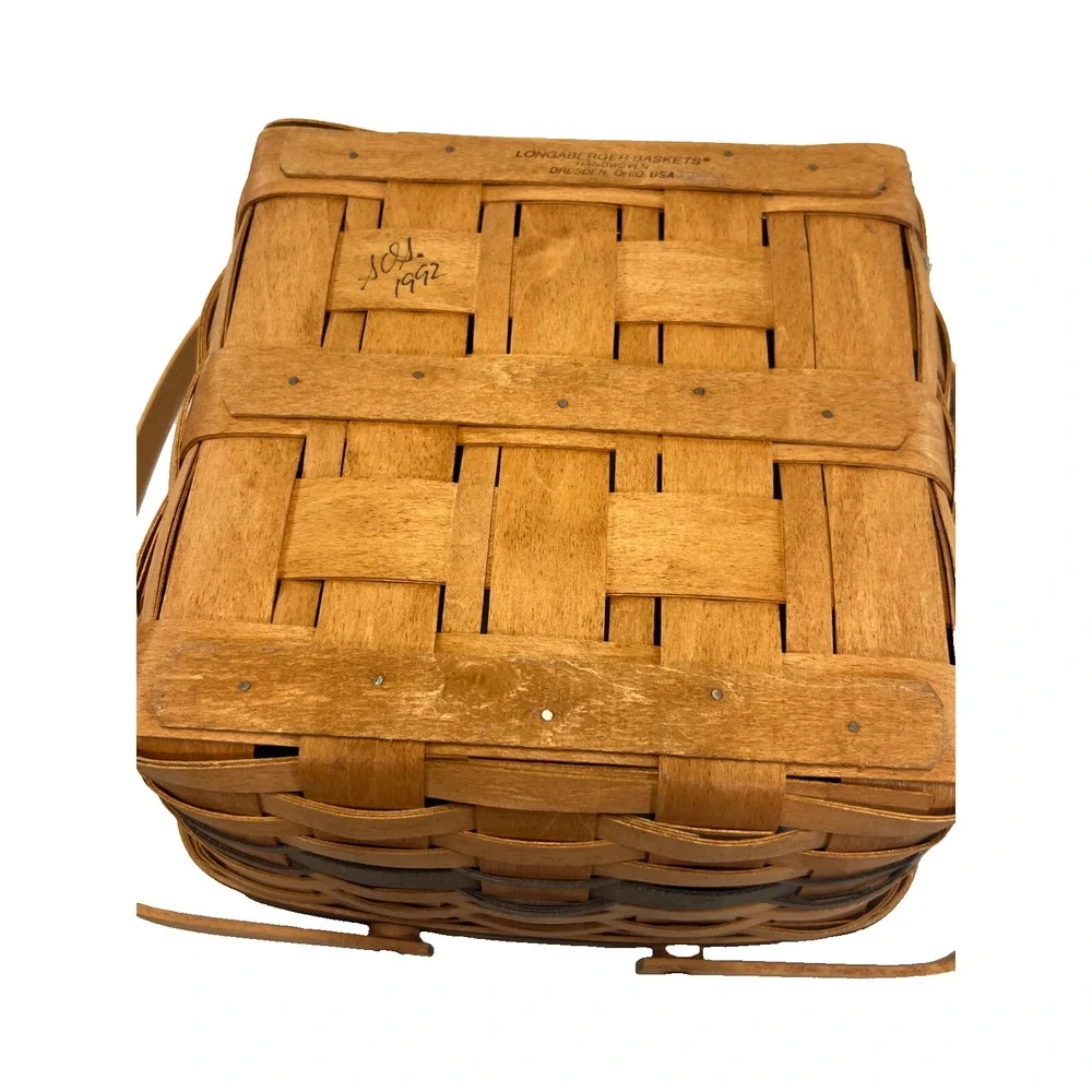 1992 Longaberger J.W. Collection Cake Basket w/Riser 12